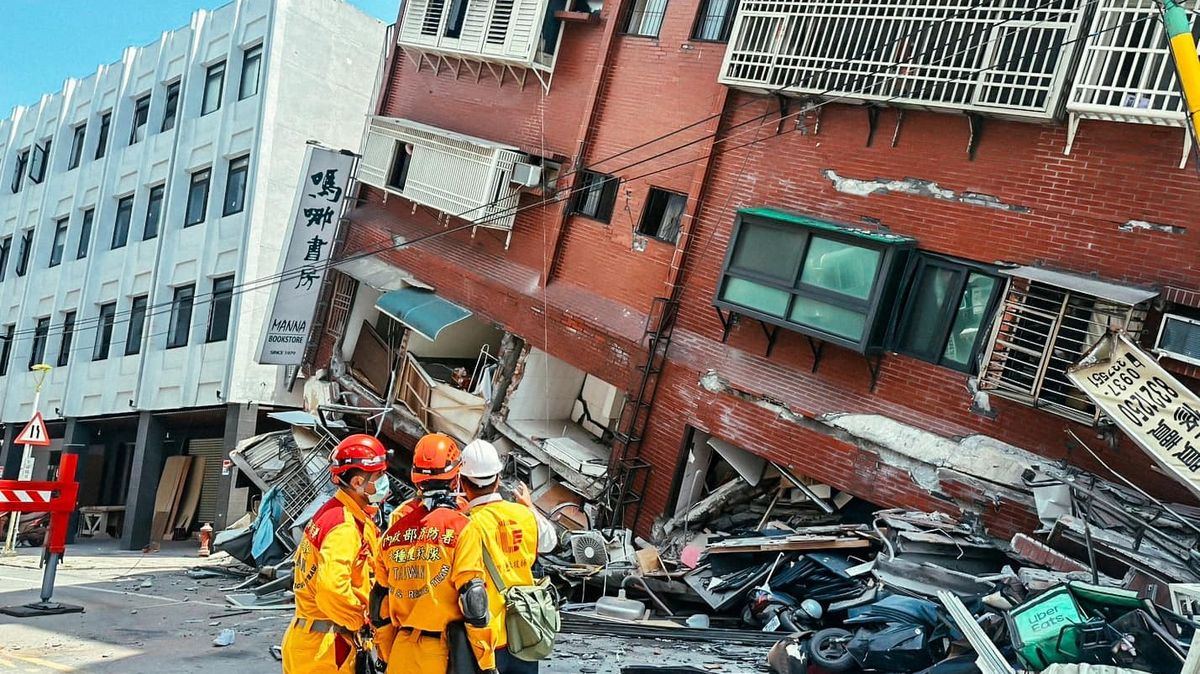 Zemětřesení na Tchaj-wanu si vyžádalo nejméně devět mrtvých a tisíc zraněných